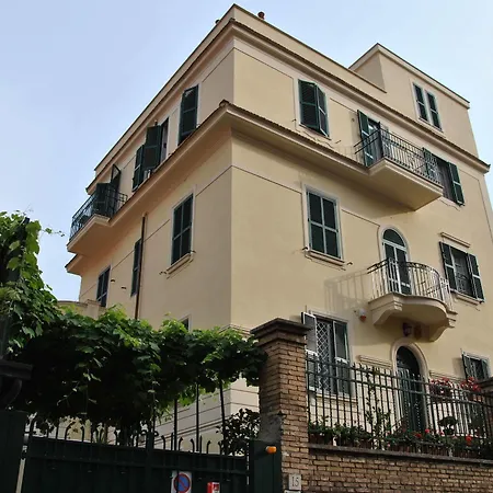 Casa Per Ferie Beato Rosaz 4*