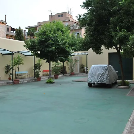 Casa Per Ferie Beato Rosaz 게스트하우스 4*