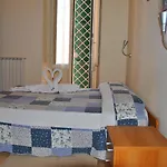 Casa Per Ferie Beato Rosaz בית הארחה 4*