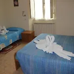 Casa Per Ferie Beato Rosaz 4* רומא