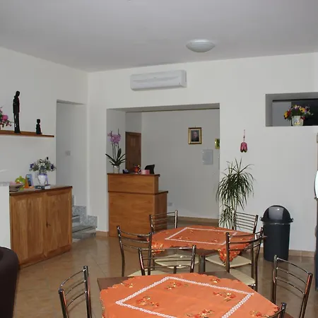 Casa Per Ferie Beato Rosaz בית הארחה 4*